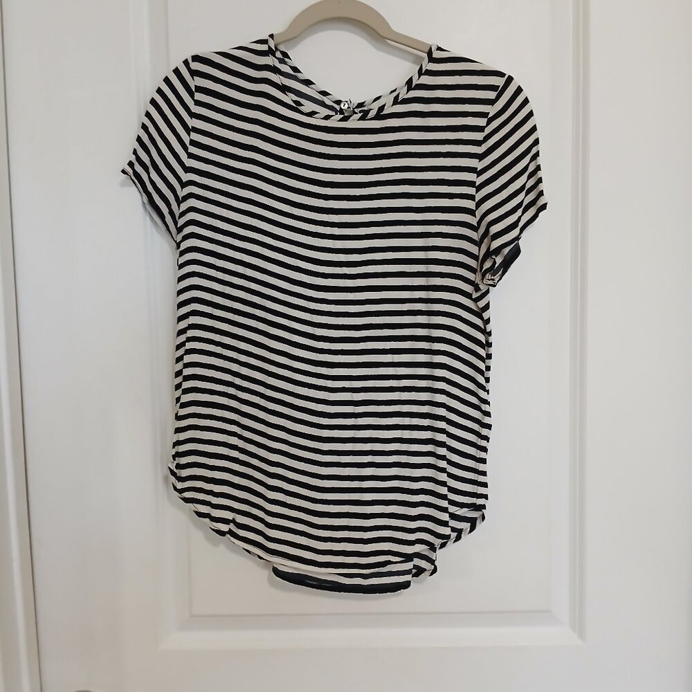 H&M Top Blouse Women’s Medium Black White Striped Short Sleeve Casual